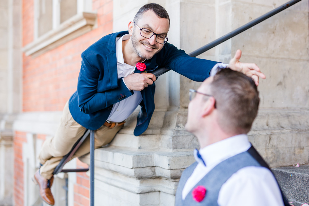 Ehe fuer alle: Mike und Alexandru im Standesamt Harburg